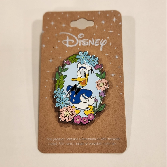 Disney Donald Duck Floral Portrait Pose Spring Flowers Enamel Pin NEW - Picture 2 of 9